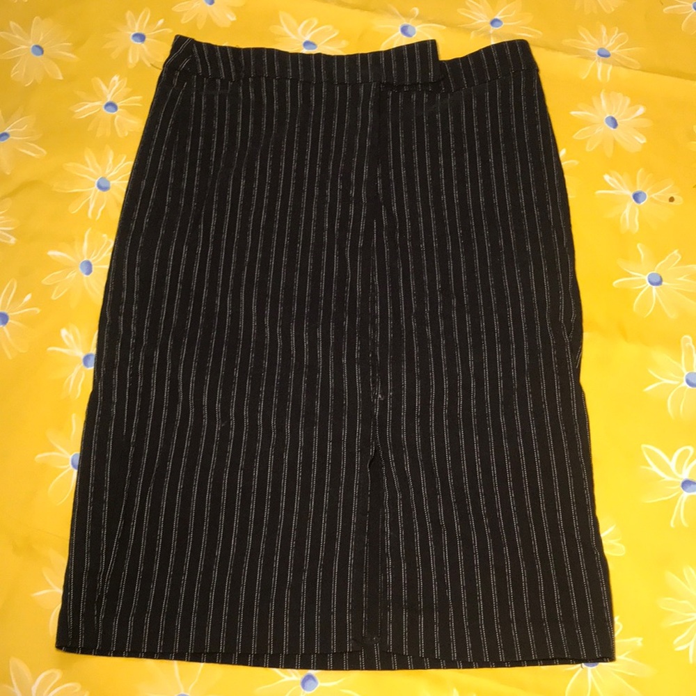Black and white striped pencil skirt